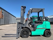 Вилочний автонавантажувач Mitsubishi,  з пічкою та бічним зсувом